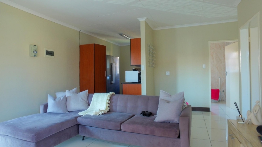 To Let 2 Bedroom Property for Rent in Waterval East North West
